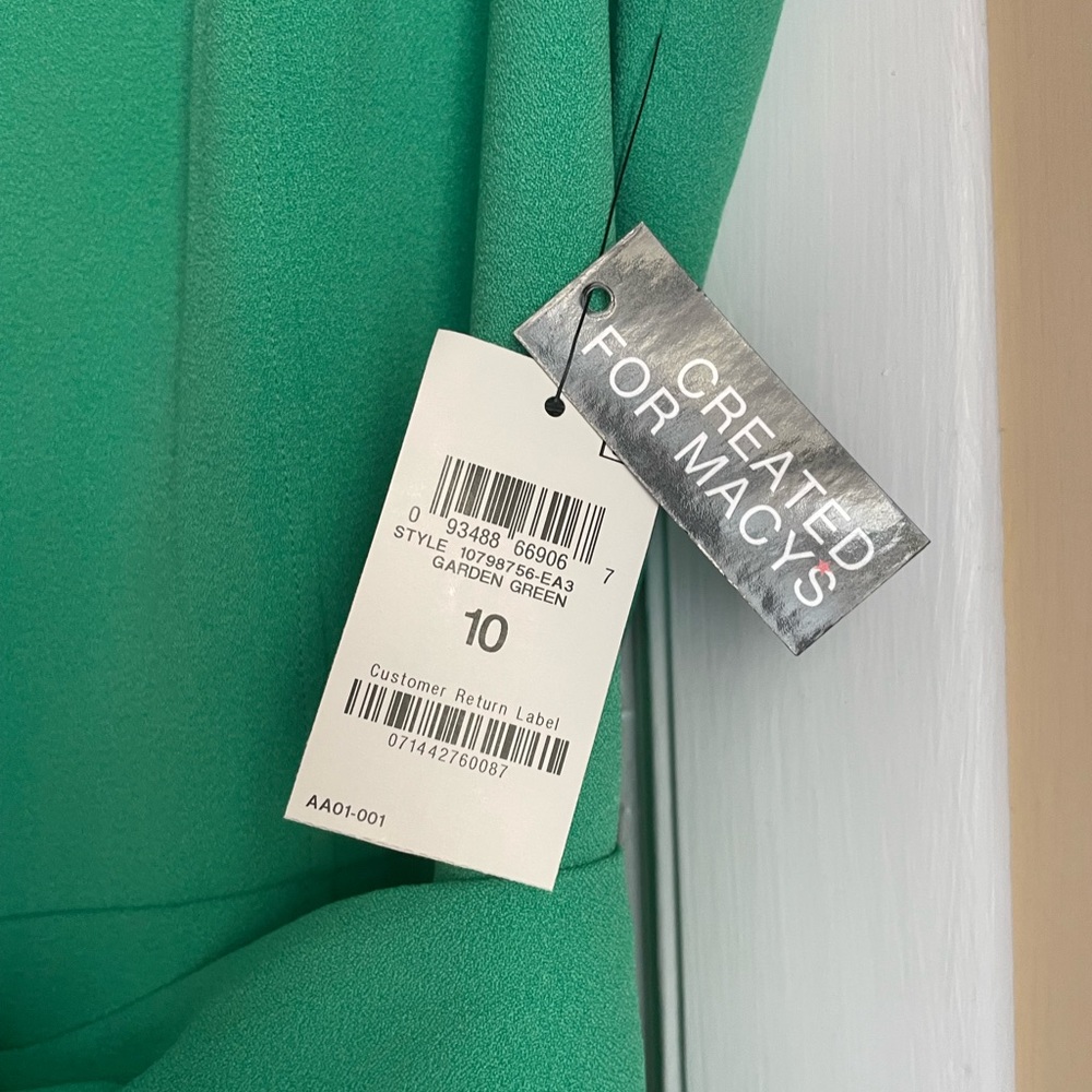 I.N.C. Kelly Green Wide Leg, Belted Sleeveless Jumpsuit.  Size 10 NWT MSRP $99
